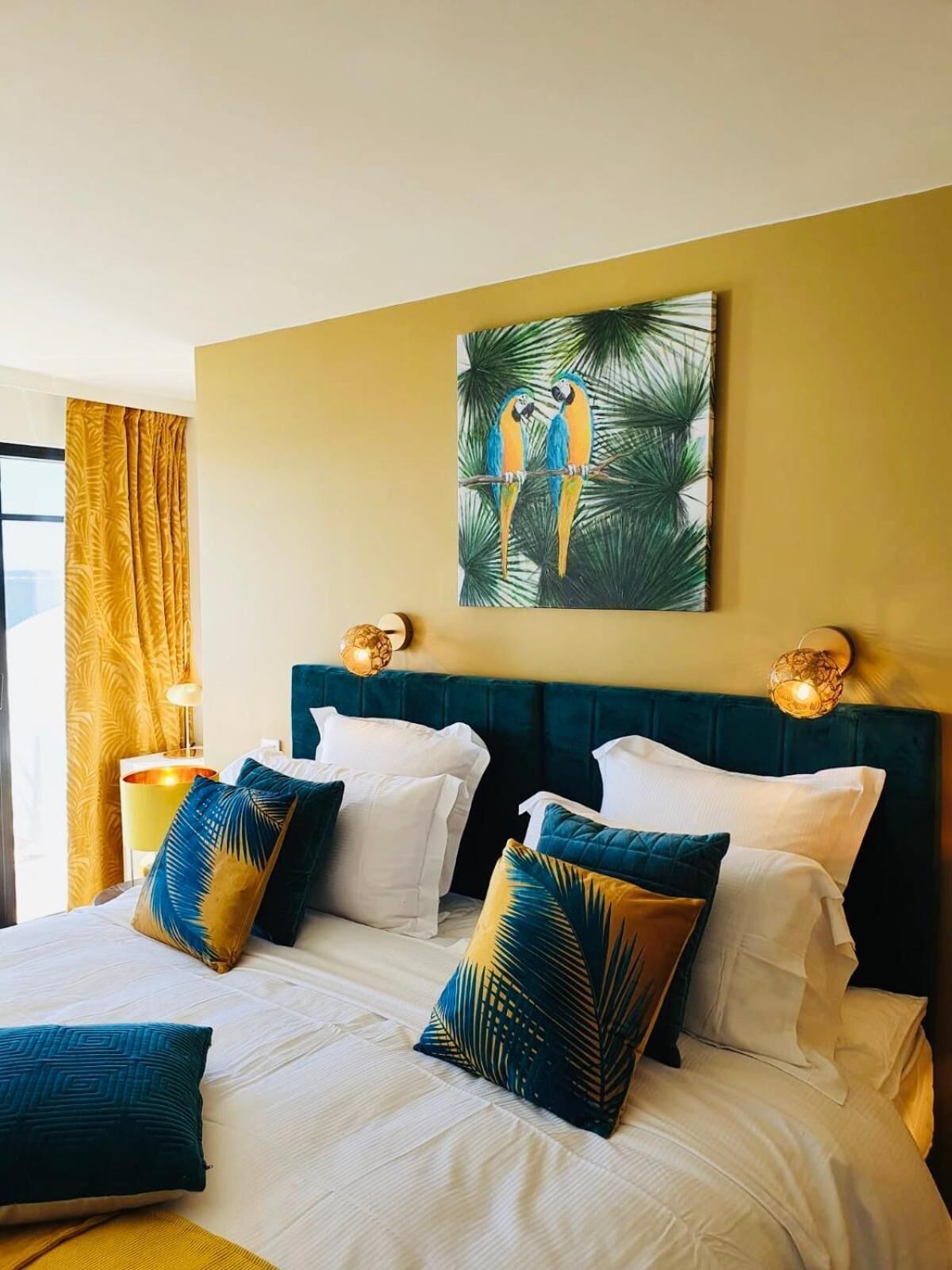 in-room safe, individually decorated, desk, soundproofing