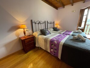 Iron/ironing board, WiFi, bed sheets