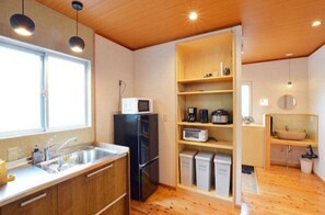 雪櫃、微波爐、爐具、廚房用具/餐具/器皿