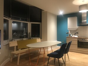 Full-size fridge, microwave, oven, dishwasher - Seaview Holiday Home (Scarborough)