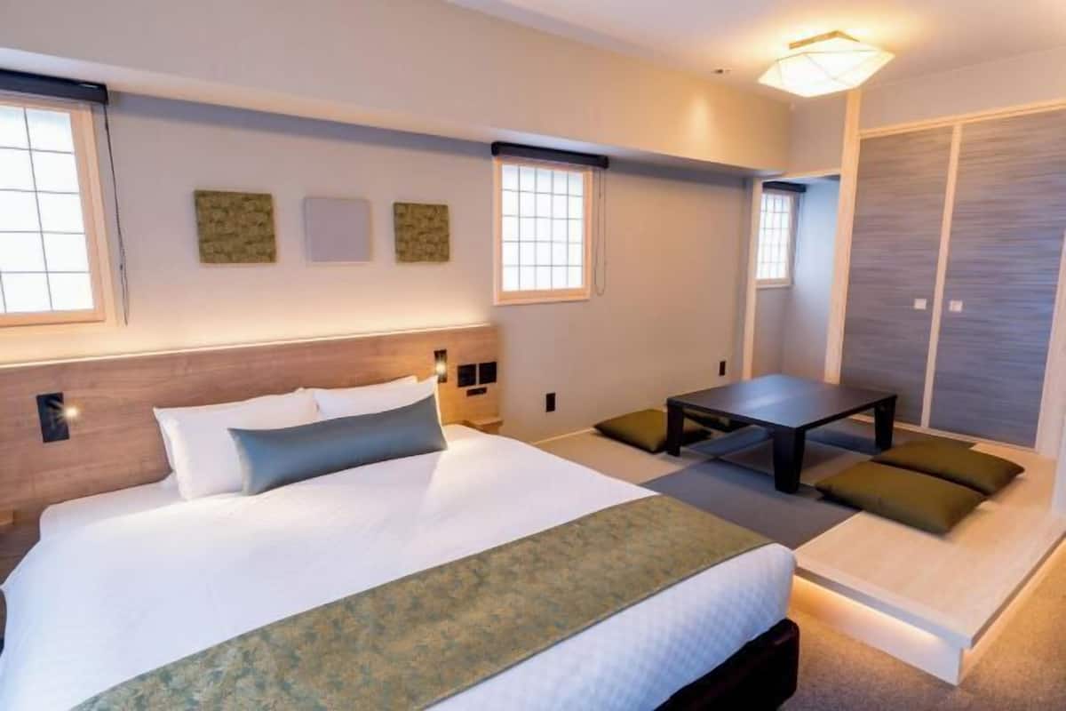 1 bedroom, in-room safe, iron/ironing board, cots/infant beds