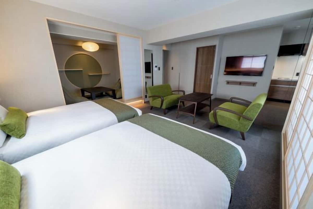 1 bedroom, in-room safe, iron/ironing board, cots/infant beds