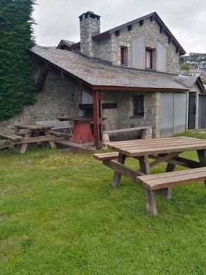 Property grounds - T3 6 persons 55m2 10 mn from Font Romeu Via odeillo<br>At 1600m altitude. (Font-Romeu-Odeillo-Via)