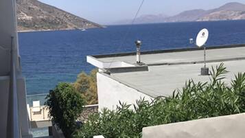 Standard-Maisonette, Balkon, eingeschrÀnkter Meerblick | Blick auf das Wasser