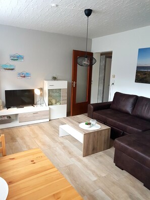 TV - Vacation apartment "Stövchen" on Borkum, close to nature near the Greunen Stee (Borkum)