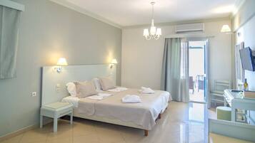 Standard Studio, Sea View