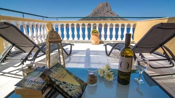 Estudio estándar, vistas al mar | Vistas del balcón