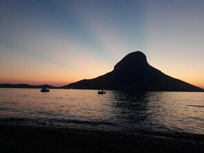 On the beach - Elena Apartments (Kalymnos)