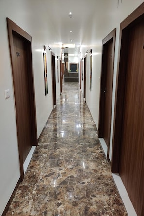 Hallway - La Imperio Hotel (Aligarh)