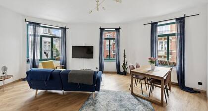 NEW / VINTAGE CHIC APARTMENT