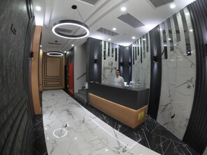 Shower, rainfall showerhead, free toiletries, hair dryer - Asiwa Otel (Eskisehir)