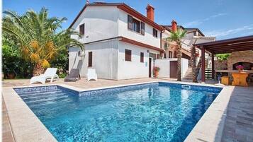 Fachada del alojamiento