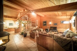 Télévision, cheminée