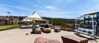 Newly Updated TopFlr Views Of FootHills_River Private Balcony Hideaway Park