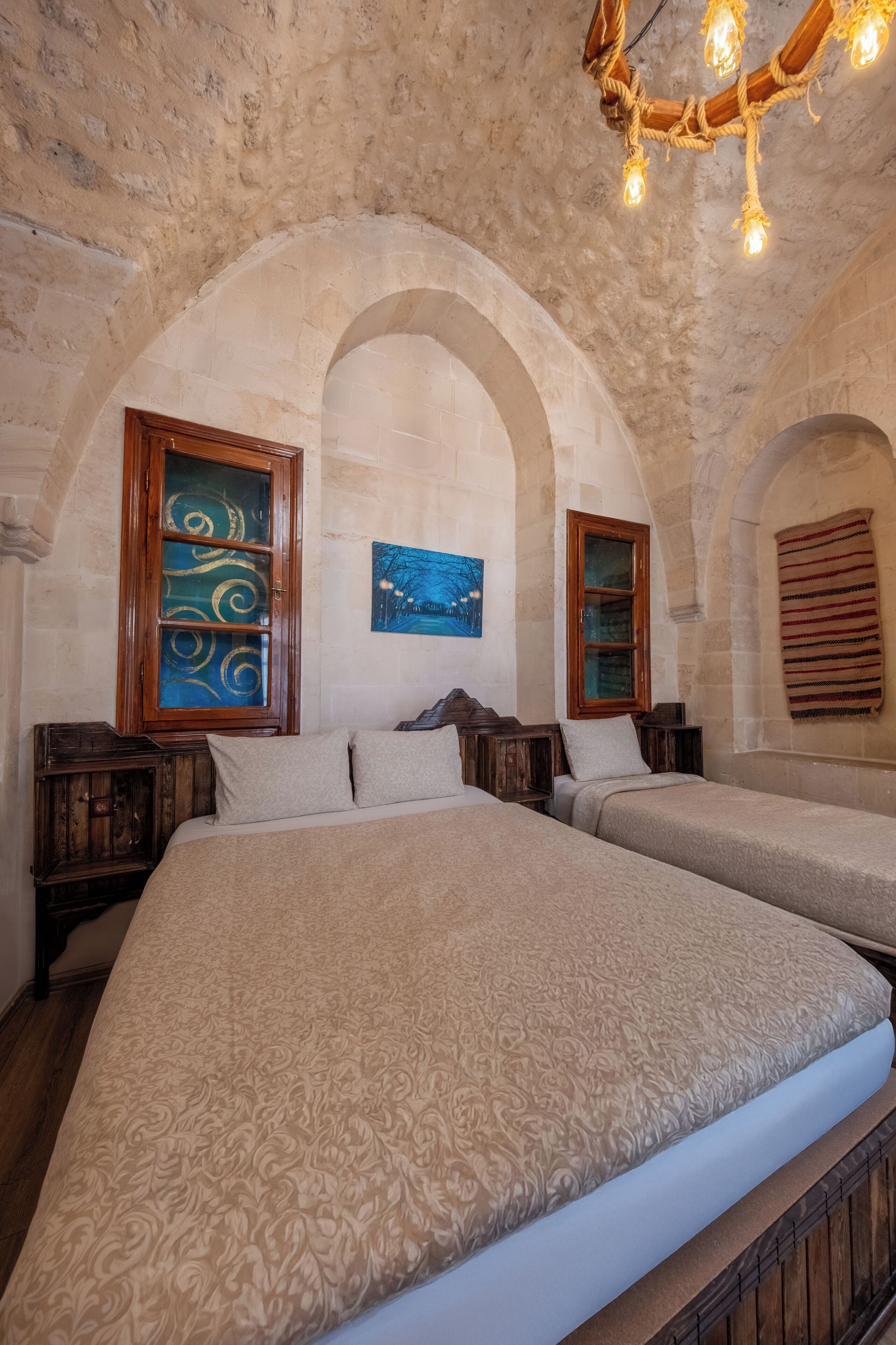 standard triple room | individually decorated, individually furnished, desk, laptop workspace