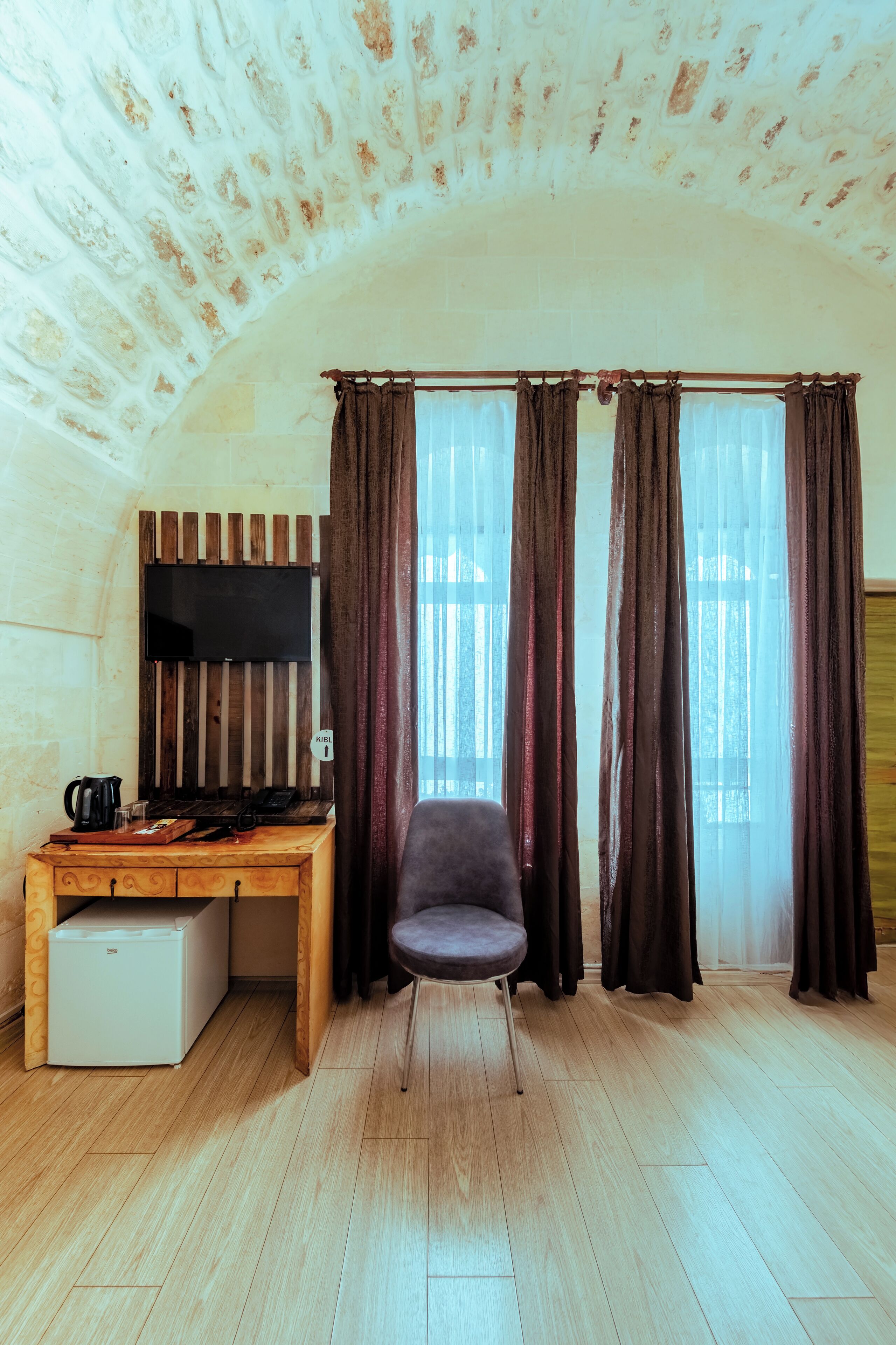 standard triple room | individually decorated, individually furnished, desk, laptop workspace