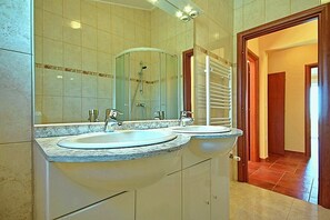 House | Bathroom | Towels - Haus Alexander (Porec)