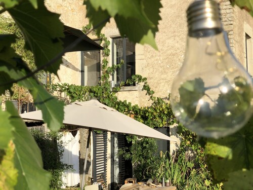 Burgundy Designated farm / quiet on river, 3 klm from classified village and Chablis