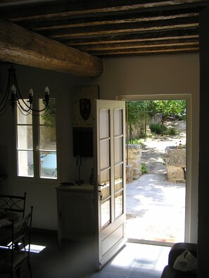 Interior - Village house in Provence for 2 to 4 people at the foot of the Alpilles mountains (Fontvieille)