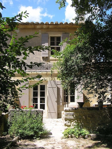 Village house in Provence for 2 to 4 people at the foot of the Alpilles mountains