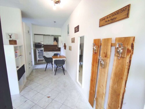 Relax right next to the forest & 750m to the beach