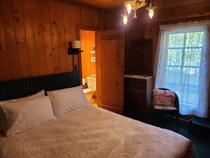 1 bedroom, premium bedding, down comforters, bed sheets