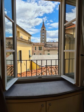 Interior - Elegant apartment close to main square with beautiful view (Pistoia)