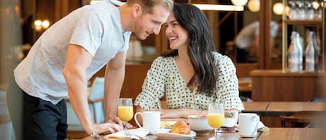 Daily buffet breakfast for a fee