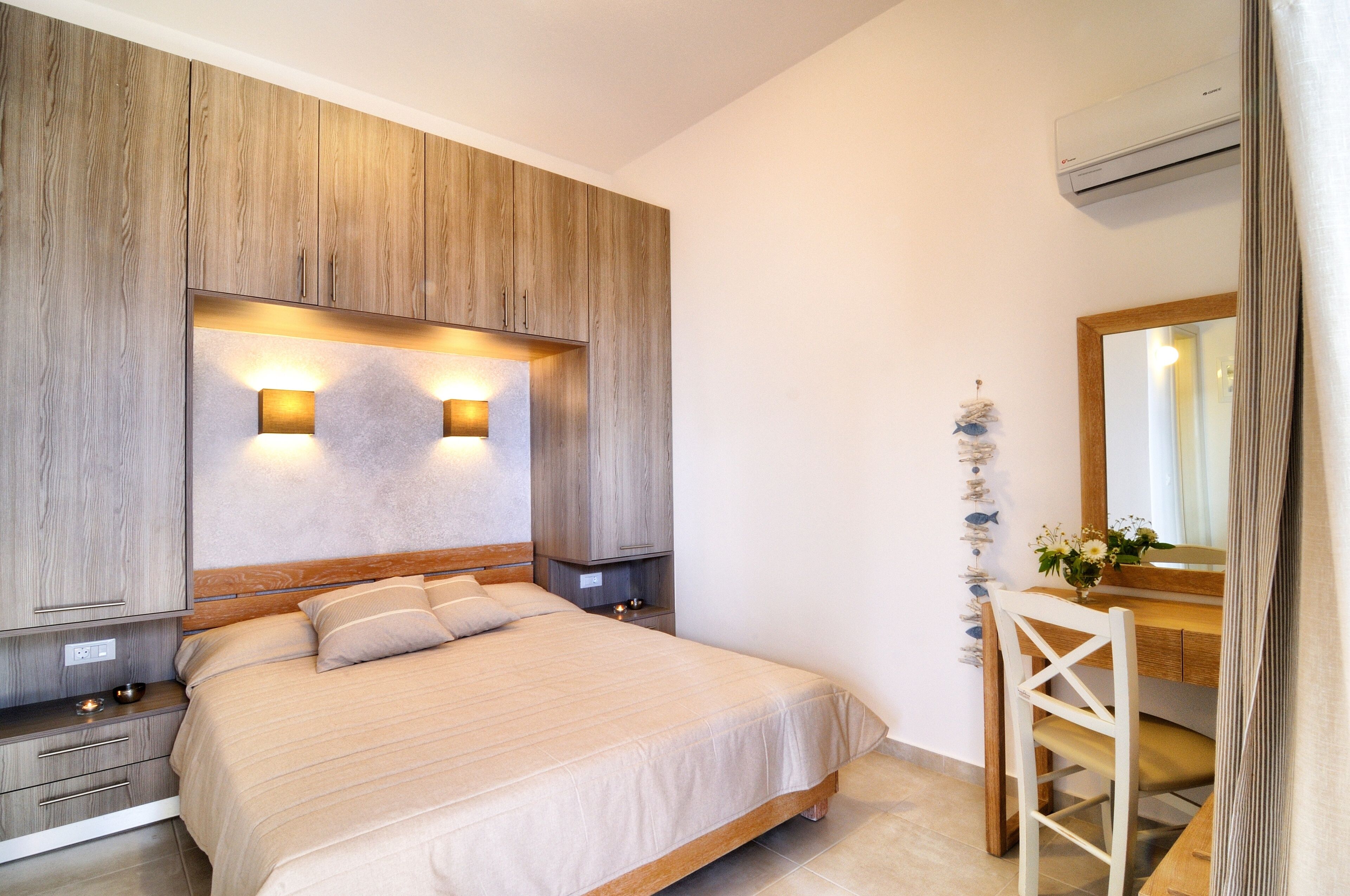 1 bedroom, in-room safe, desk, iron/ironing board