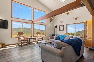 Vega lake Retreat - a unique mountain escape with all four seasons!