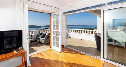 HVAR MOOD HOUSE - HVAR EXCLUSIVE SEA,SUN & STARS APARTMENT: MAGNIFICENT SEA VIEW