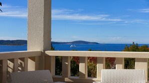 Property grounds - HVAR MOOD HOUSE - HVAR SUNSET BEAM APARTMENT: LARGE LOGGIA OVERLOOKING THE SEA (Hvar)