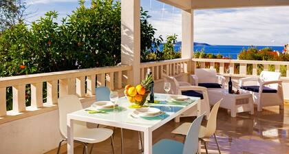 HVAR MOOD HOUSE - HVAR SUNSET BEAM APARTMENT: LARGE LOGGIA OVERLOOKING THE SEA