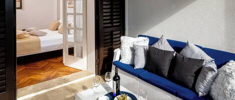 3 habitaciones y caja de seguridad en la habitación