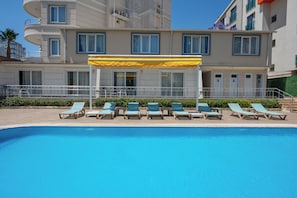 Outdoor pool, sun loungers