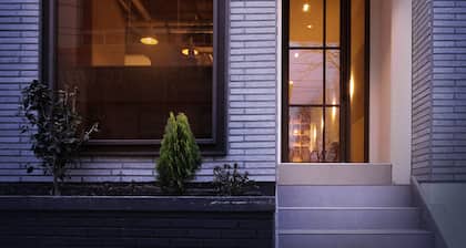 Seven Bricks Hotel