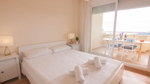 2 slaapkamers, een strijkplank/strijkijzer, wifi, beddengoed