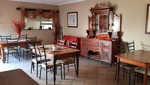 Breakfast area - Bateleur Bed & Breakfast (Kariega)