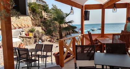Apartment in peaceful place with sea view