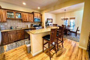 Fridge, microwave, oven, stovetop - Family Condo on Ski Hill Road 12 minutes to Grand Targhee (Driggs)