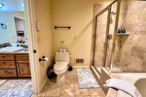 Sèche-cheveux, serviettes fournies