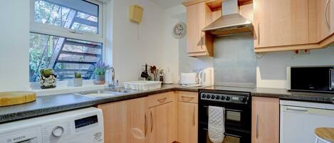 Réfrigérateur, four, plaque de cuisson, lave-vaisselle