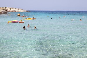 Private beach nearby, white sand, sun-loungers, beach umbrellas