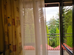 Habitación triple | Vista del balcón