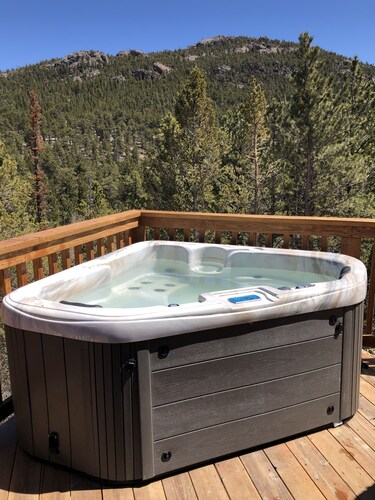 Spring get away near RMNP-Estes Park discounts available. Pet Friendly