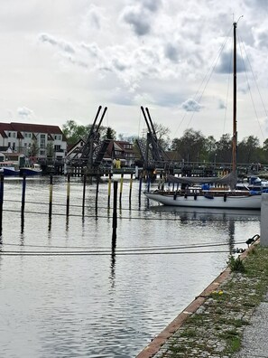 Marina - Vacation apartment 100sqm <br>Living <br>3 double beds Bedroom<br>Kitchen<br>Bathroom (Loissin)