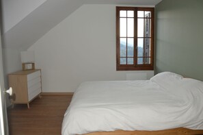 4 Schlafzimmer, Bügeleisen/Bügelbrett, WLAN