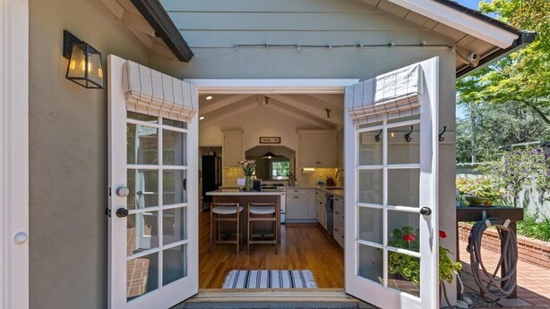 Exterior detail - 3806 La Belle Vie - Cute Carmel Cottage (Carmel)