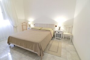 Apartment | 1 bedroom, hypo-allergenic bedding, down comforters