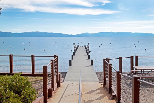 Cabaña, varias camas (Barking Pine Cabin - private BEACH ac) | Playa